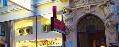 die Firma Miller in einem wunderschönen Jahrhundertwendehaus in der Mariahilfer Strasse 93 in Wien